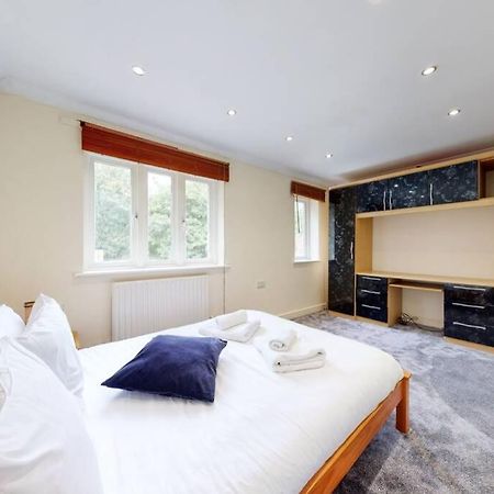Super 2 Bed House With Privategarden London Exteriör bild