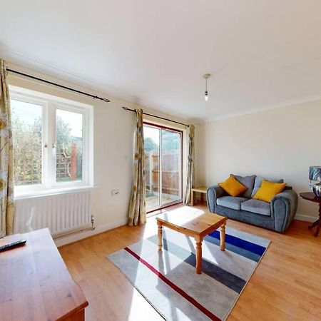 Super 2 Bed House With Privategarden London Exteriör bild
